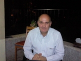 السيد رافع حلبي يعزف على الشبابة في خطبة ابنه .